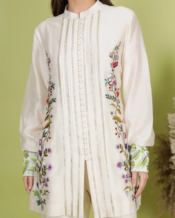 Elegant Off-White Chanderi Silk Kurta Set with Gotta Work