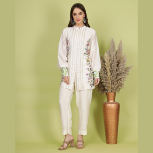 Elegant Off-White Chanderi Silk Kurta Set with Gotta Work